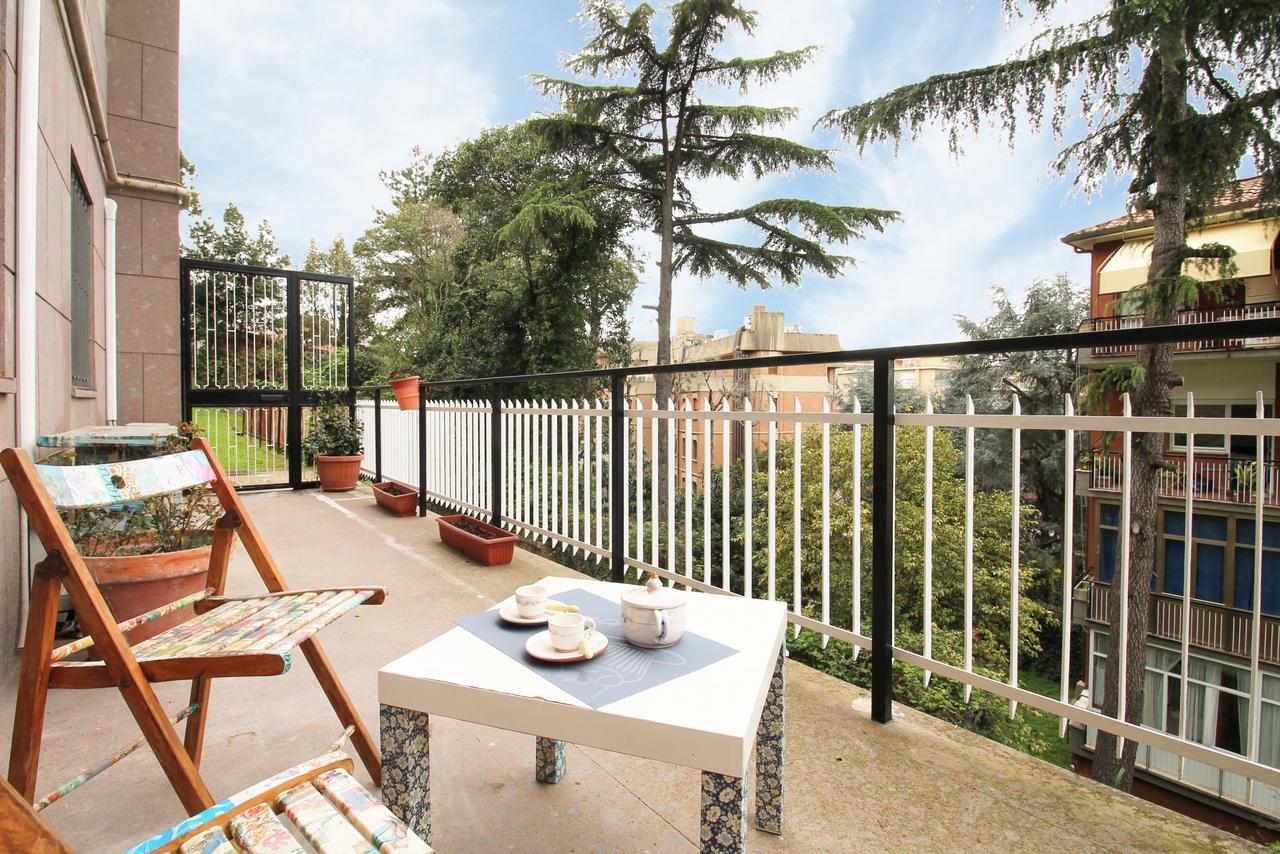 Apartment Elegant Terrace Near St. Peter Rom